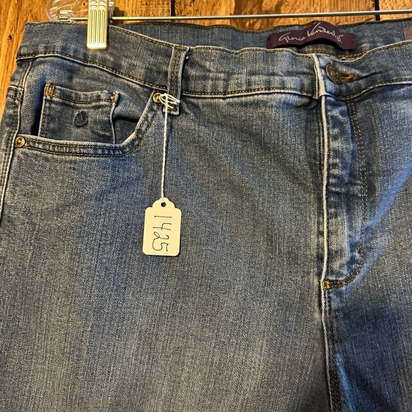 GUC Gloria Vanderbilt denim jeans. Size 18W. - Picture 5 of 10